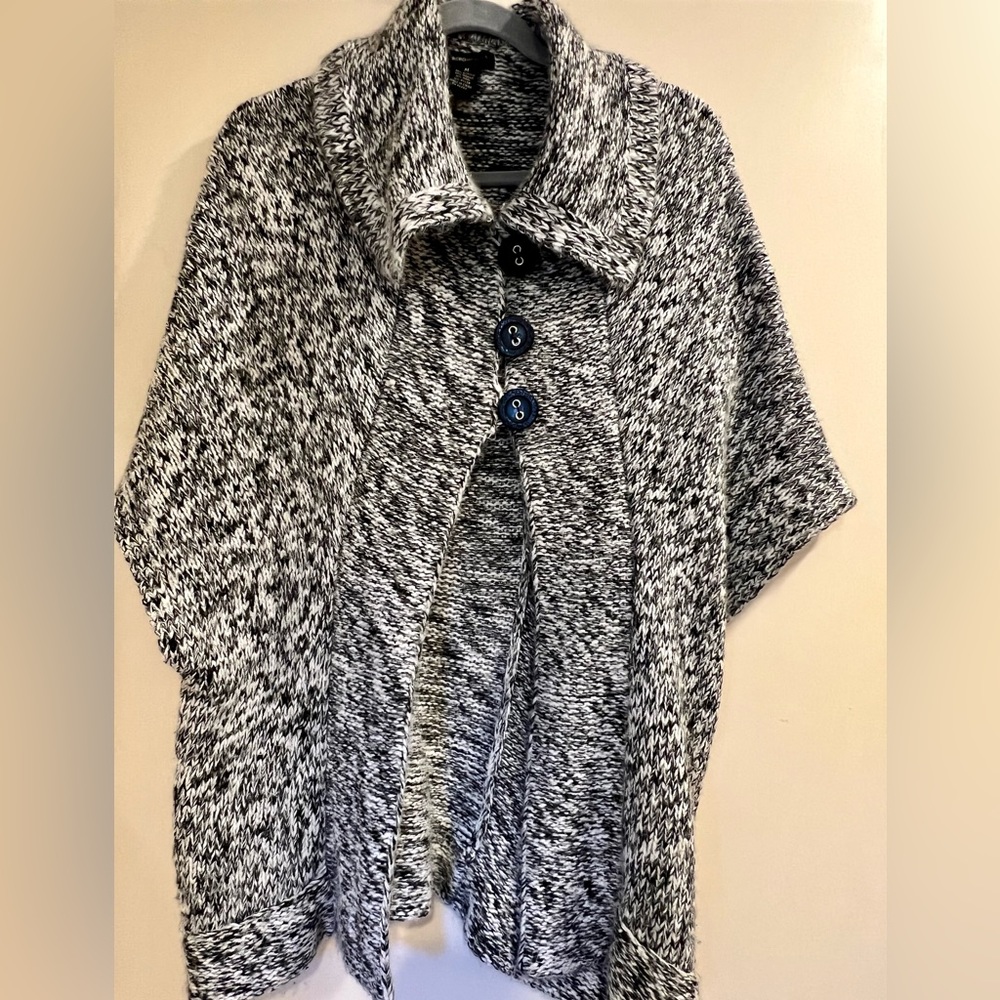 BCBG Max Azria Sweater Poncho, Size MEDIUM. $39